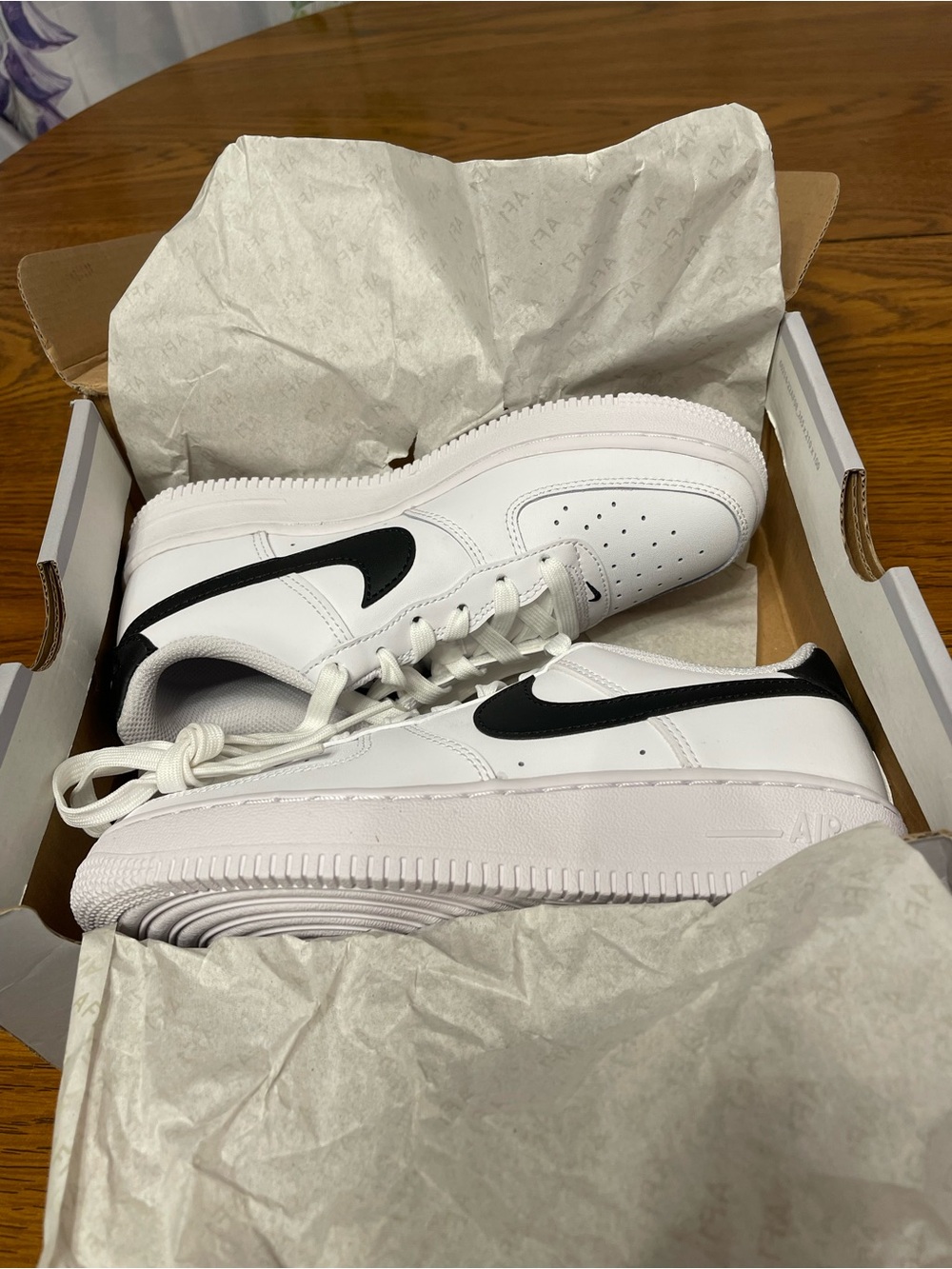 Nike Air Force 1 - Picture 7 of 11